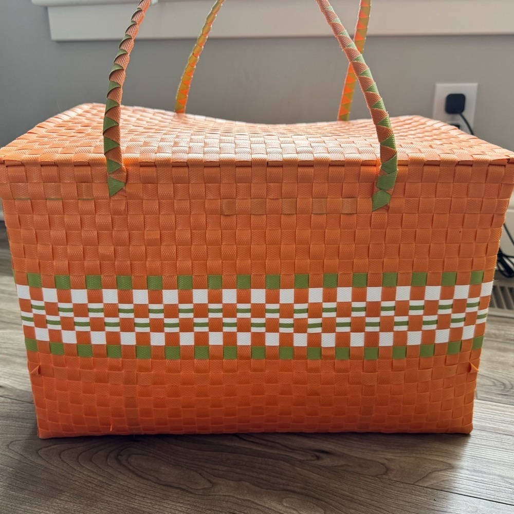 LAND OF NOD (crate & kids) strapping picnic basket Orange woven large capacity - Picture 2 of 10